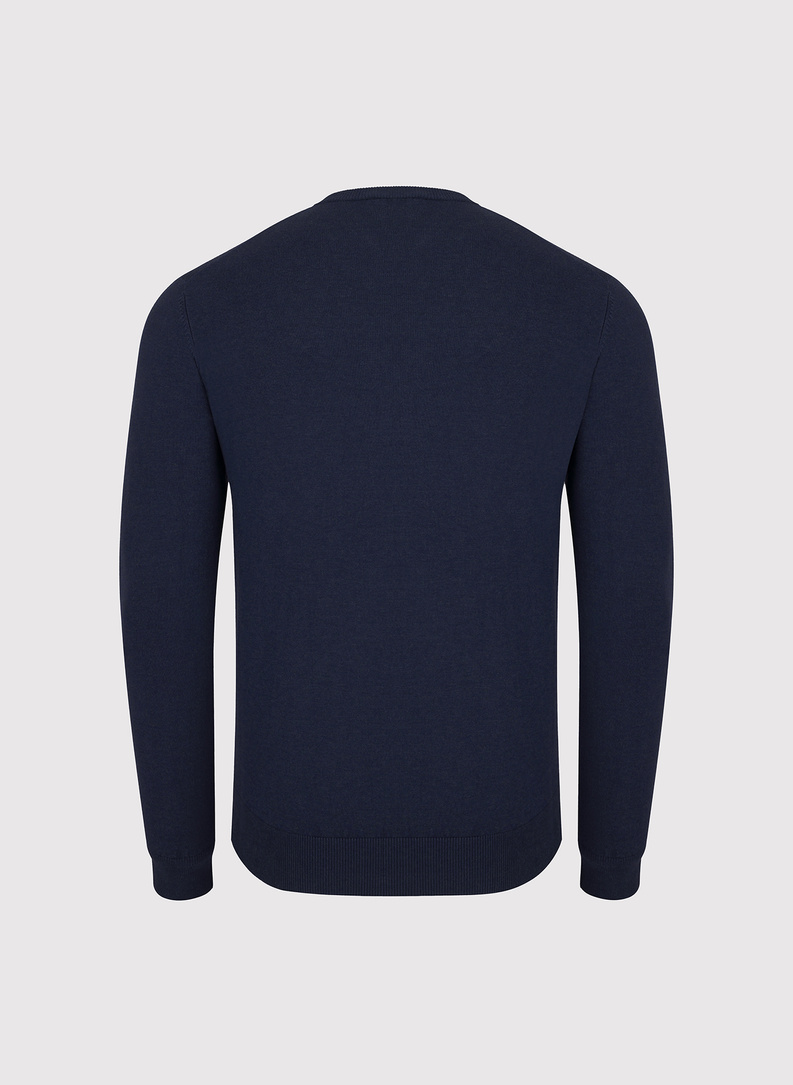 Tamsiai mėlynas vyriškas megztinis su V apykakle