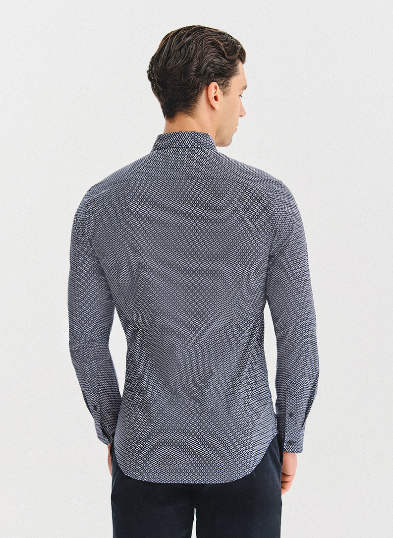 Tamsiai mėlyni gėlėti marškiniai