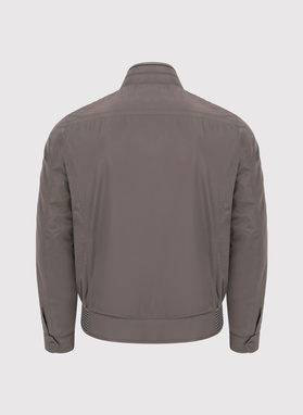 Šviesiai bronzinė trumpa vyriška striukė