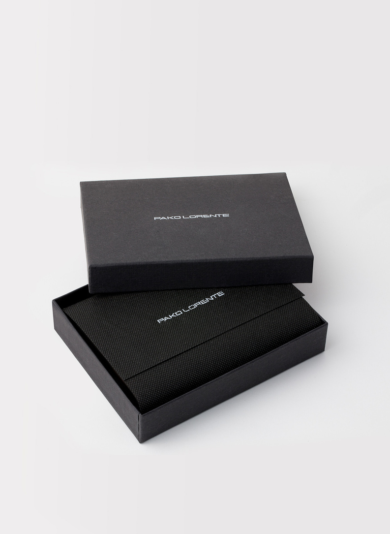 Juoda odinė vyriška piniginė su banknotų spaustuku