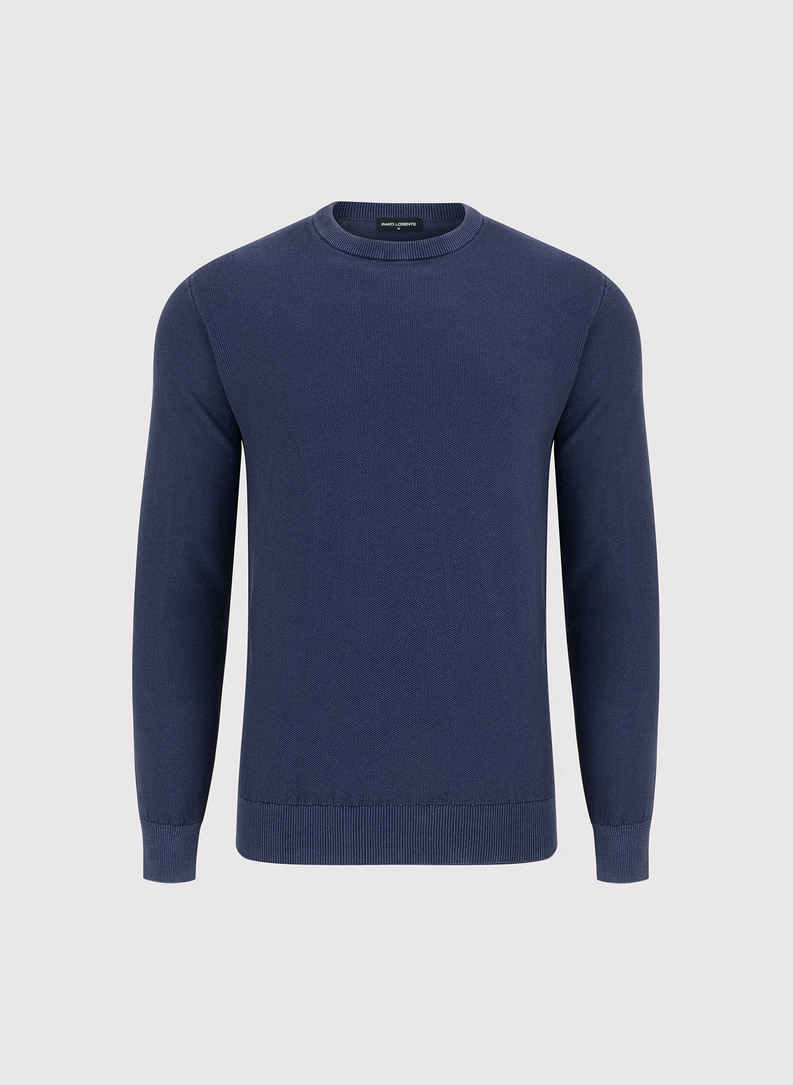 Vyriškas megztinis su O formos iškirpte