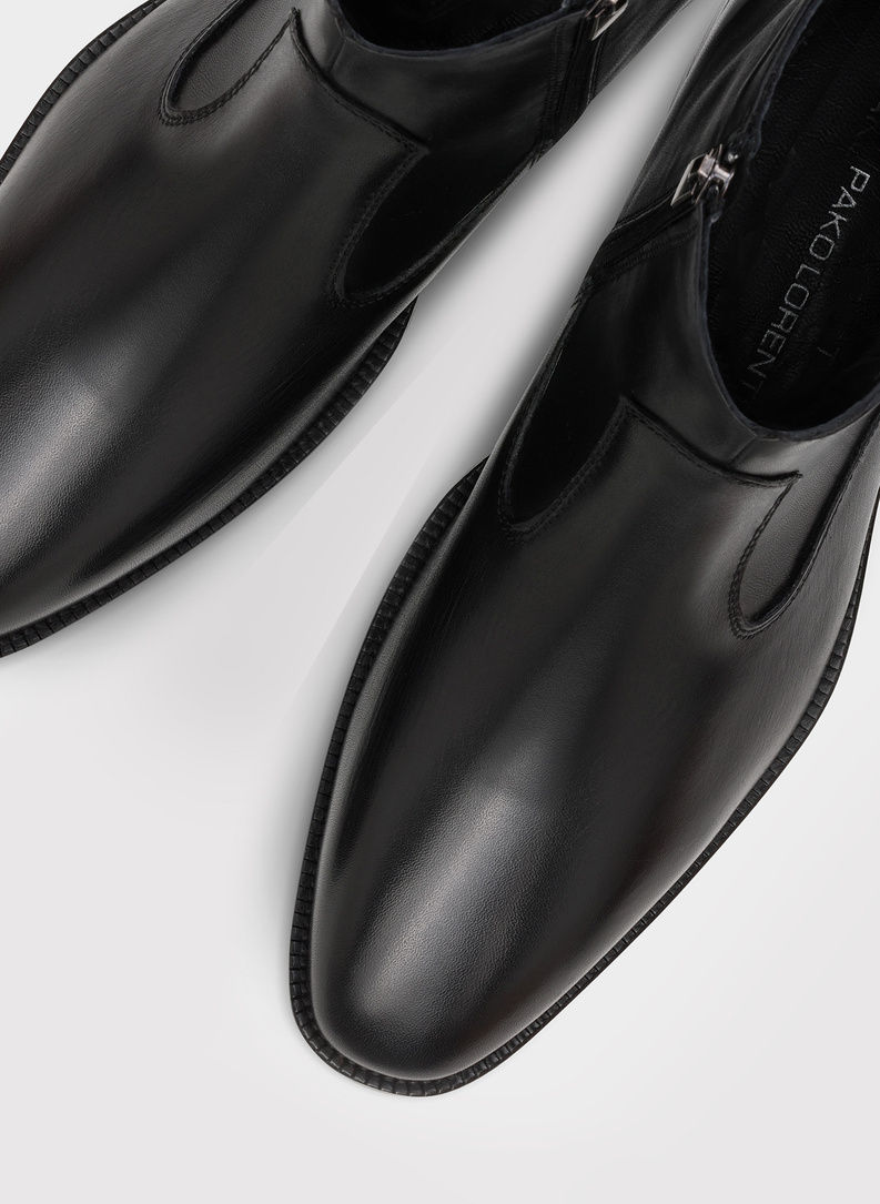 Juodi odiniai čelsiai