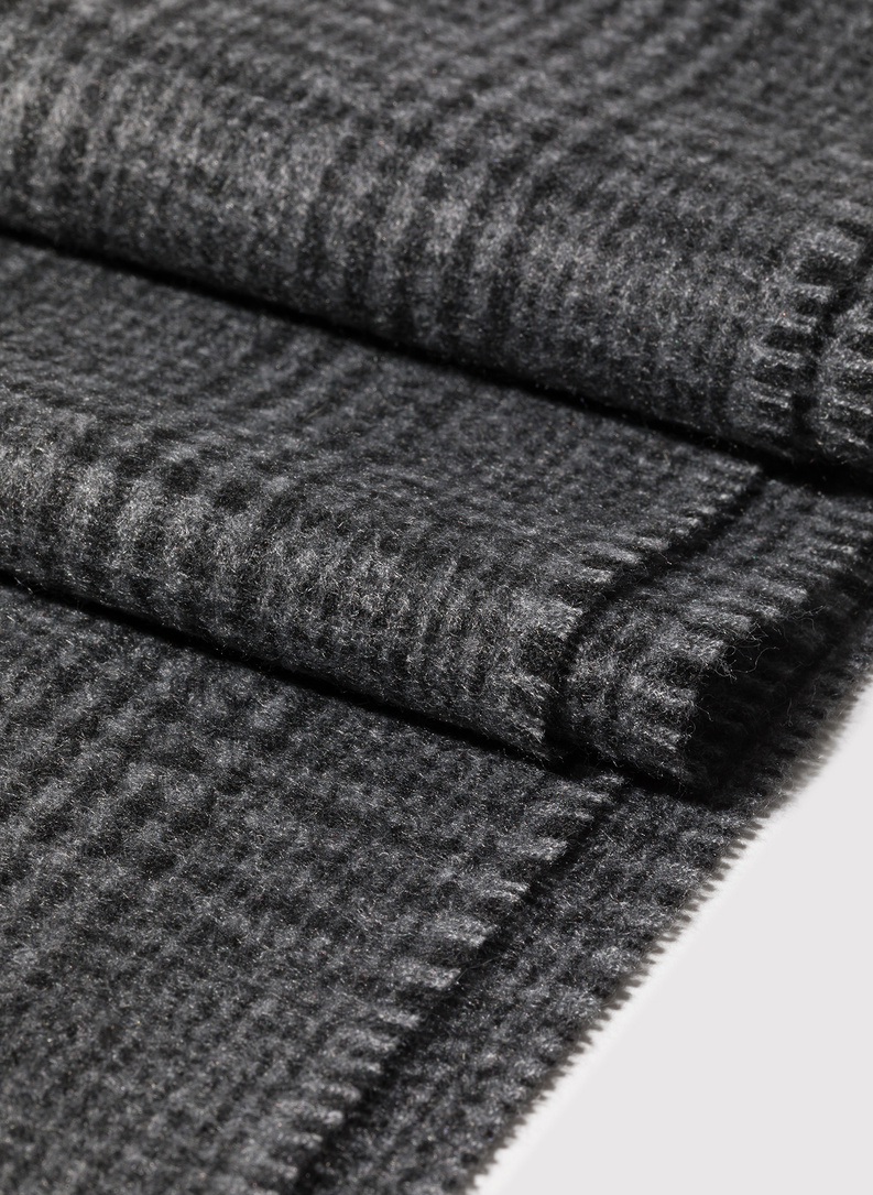 Pilkas languotas vyriškas šalikas