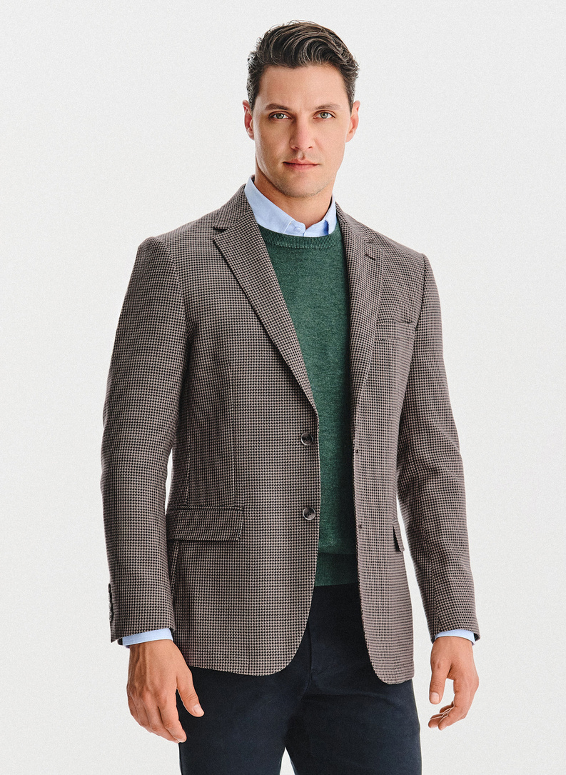 Vilnonis švarkas smulkiais langeliais