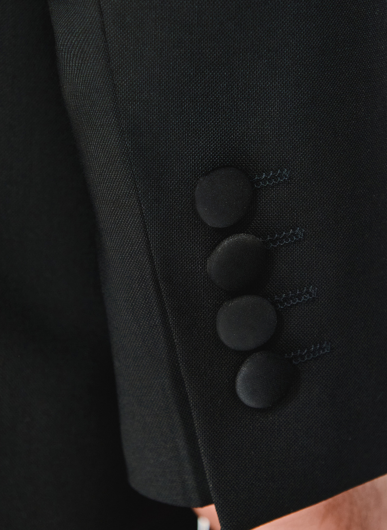 Vilnonis juodas smokingo švarkas