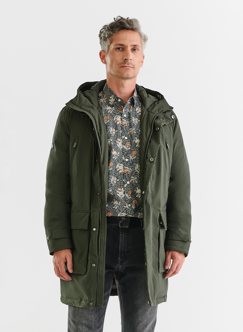 Žalia vyriška striukė, pripildyta natūralių pūkų