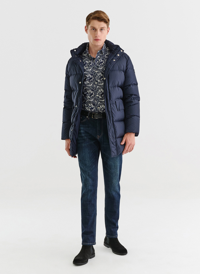 Tamsiai mėlyna ilga dygsniuota striukė