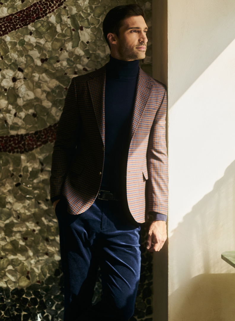 Rudas švarkas smulkiais langeliais