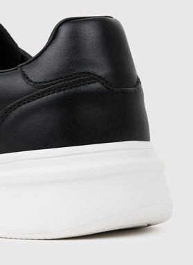 Juodi vyriški sportbačiai su PL logotipu