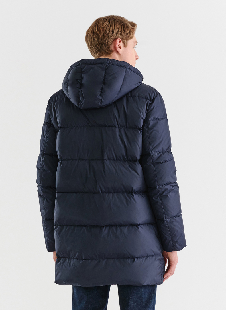 Tamsiai mėlyna ilga dygsniuota striukė