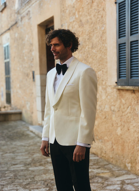 Šviesios smėlio spalvos smokingo švarkas