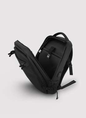 Juoda vyriška kuprinė