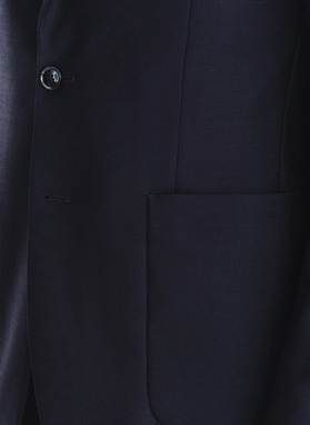 Tamsiai mėlynas vienaeilis švarkas