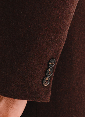 Rudas vyriškas lietpaltis su nusegama apykakle