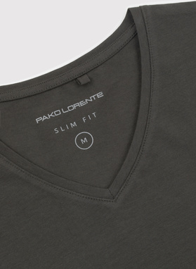 Žali T marškinėliai su V iškirpte be raštų