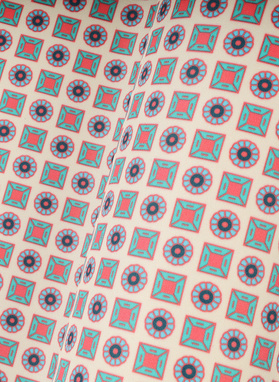 Smėlinė kišeninė nosinaitė spalvotu mikroraštu