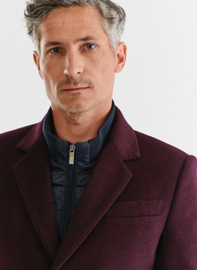 Vyšninis vyriškas lietpaltis su nusegama stačia apykakle