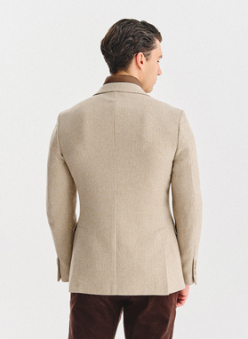 Smėlinis vyriškas švarkas su nusegama stačia apykakle