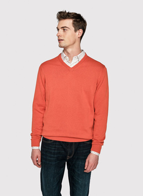 Oranžinės spalvos vyriškas megztinis V iškirpte