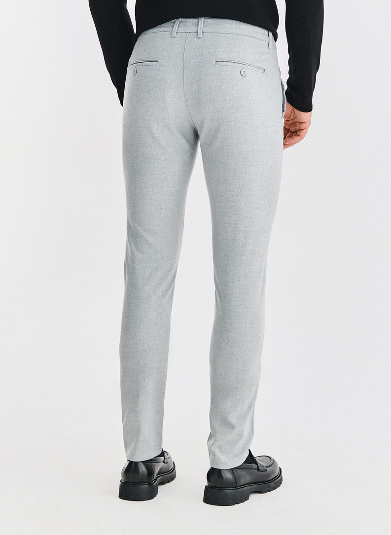 Pilkos vyriškos kelnės