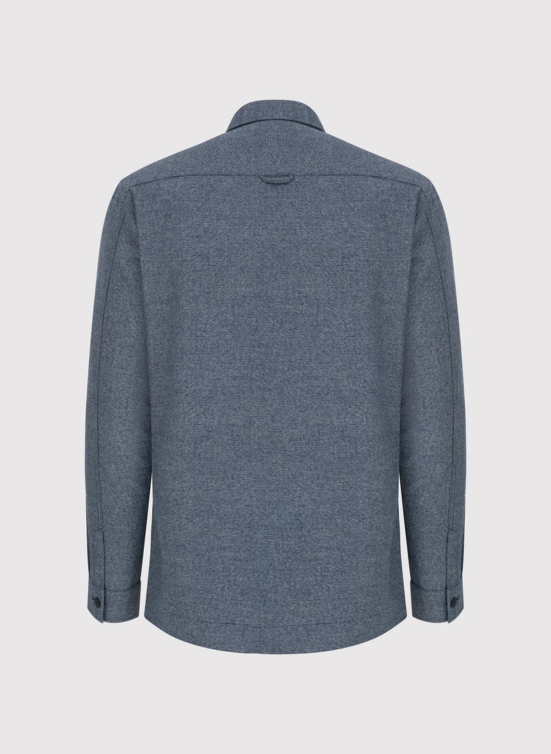 Tamsiai mėlyni viršutiniai marškiniai