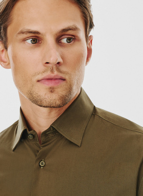 Alyvmedžio spalvos vyriški marškiniai ilgomis rankovėmis