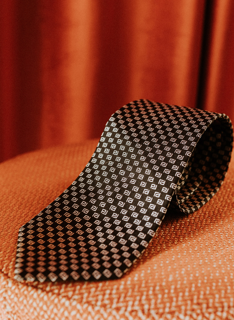 Šilkinis kaklaraištis su PL monograma