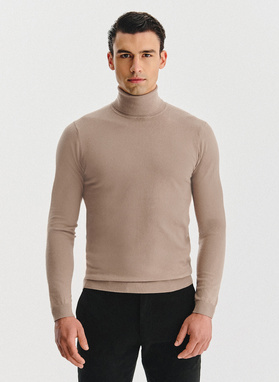 Smėlinis vyriškas golfas be raštų