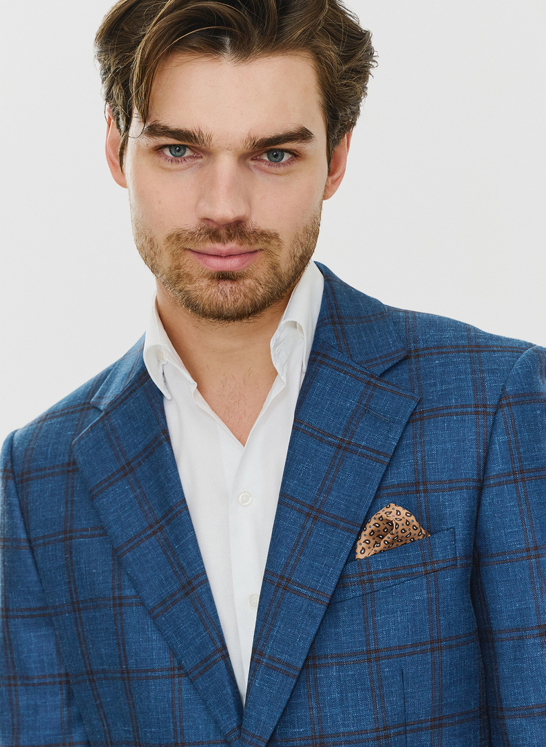 Tamsiai mėlynas languotas švarkas