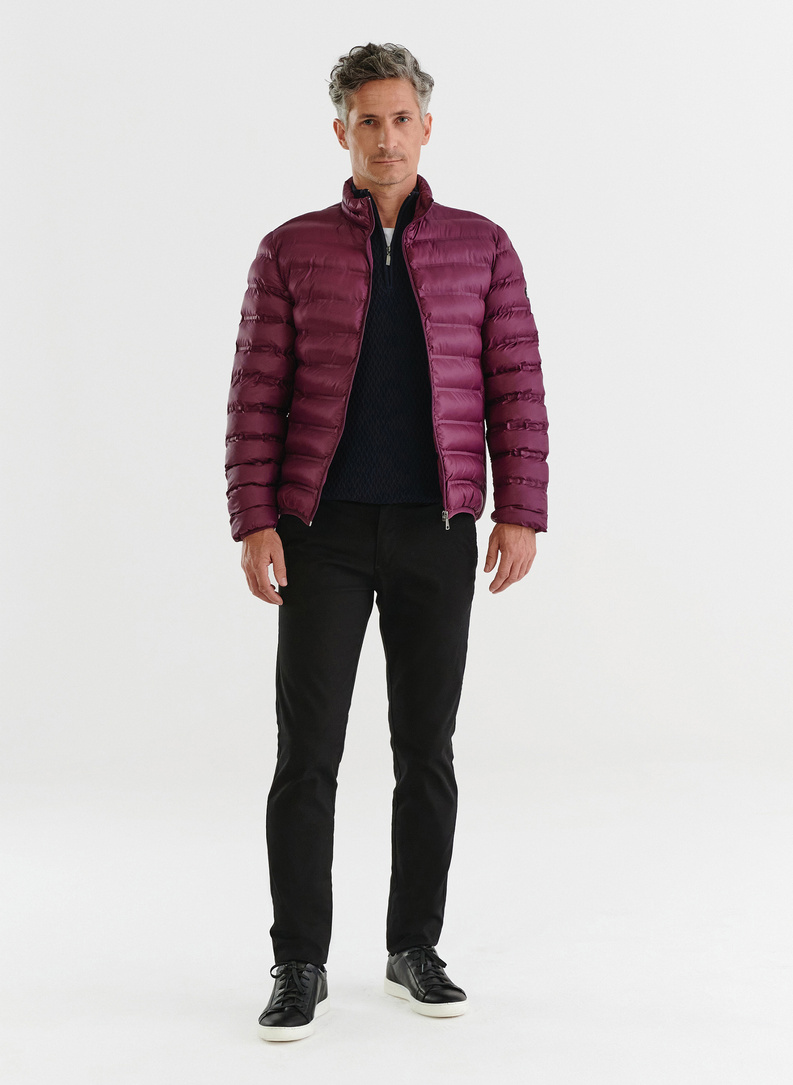 Vyšninės spalvos trumpa dygsniuota striukė