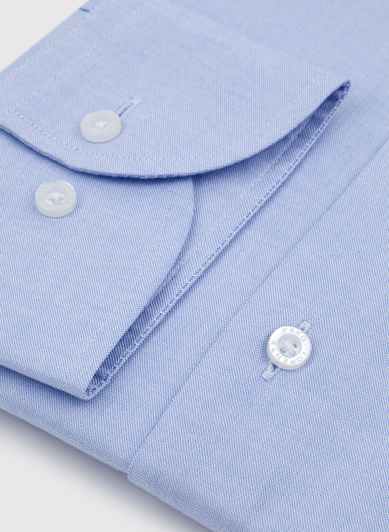 Mėlyni vyriški marškiniai ilgomis rankovėmis