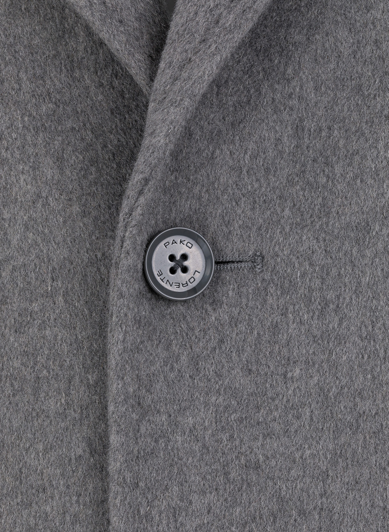 Vyriškas pilkas lietpaltis su vilna