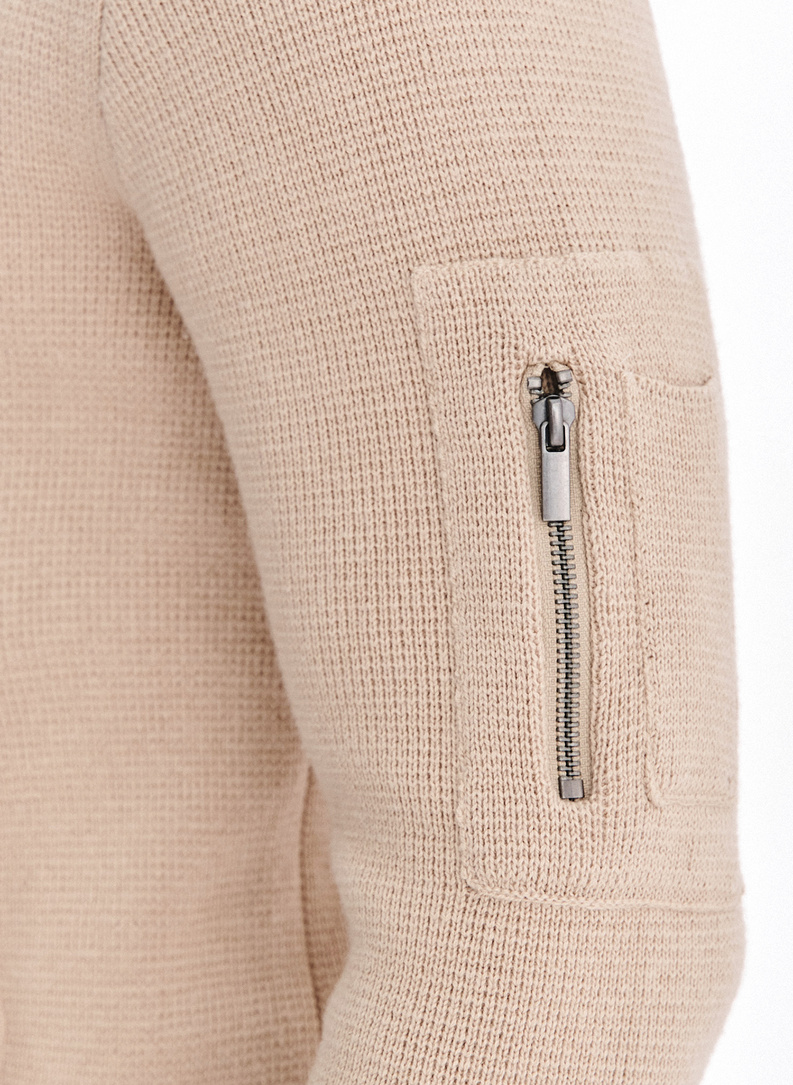 Smėlinės spalvos sagstomas kardiganas