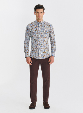 Balti gėlėti marškiniai