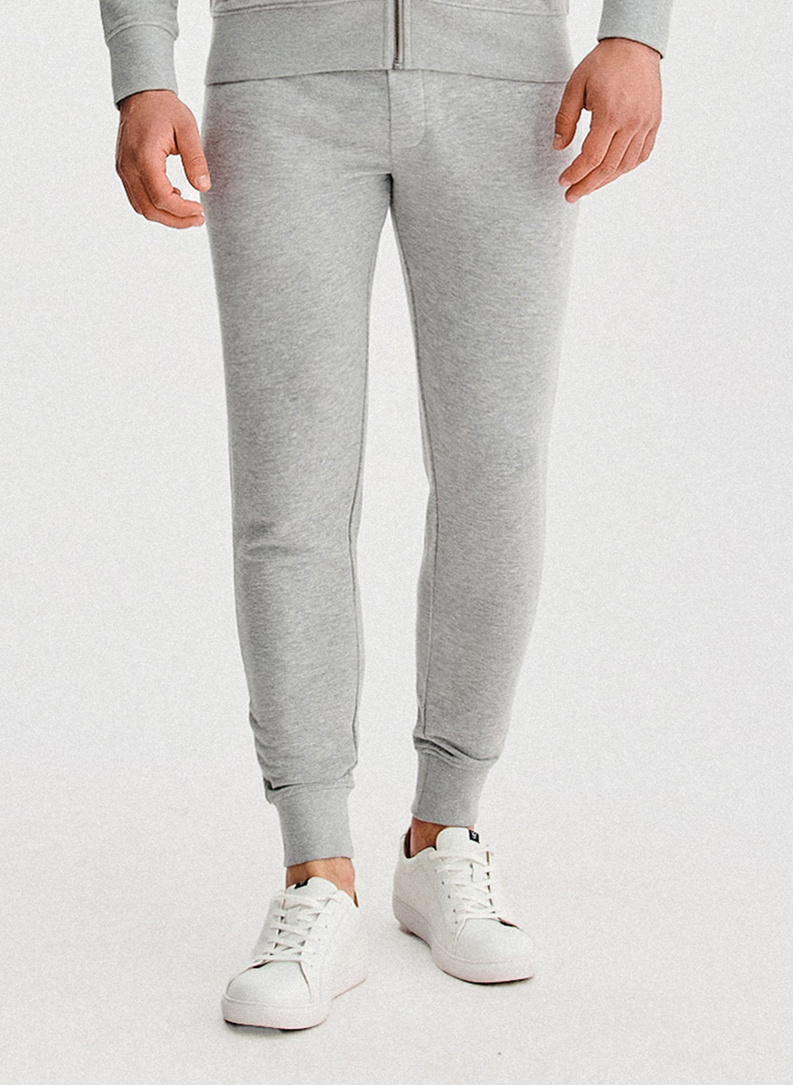 Pilkos treninginės kelnės