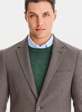 Vilnonis švarkas smulkiais langeliais