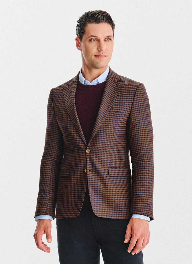 Rudas švarkas smulkiais langeliais