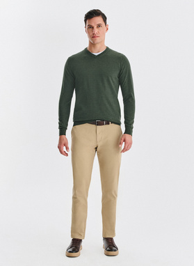 Žalios spalvos vilnonis megztinis