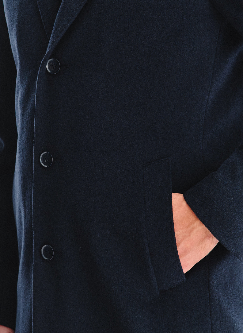 Tamsiai mėlynas vyriškas lietpaltis su vilna