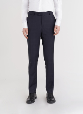 Tamsiai mėlynos kostiuminės kelnės subtiliais langais