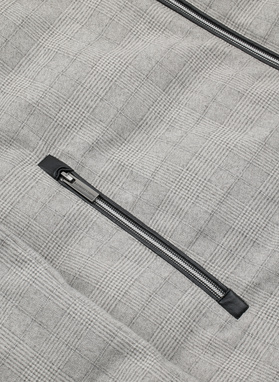 Pilka languota striukė su nusegamu gobtuvu