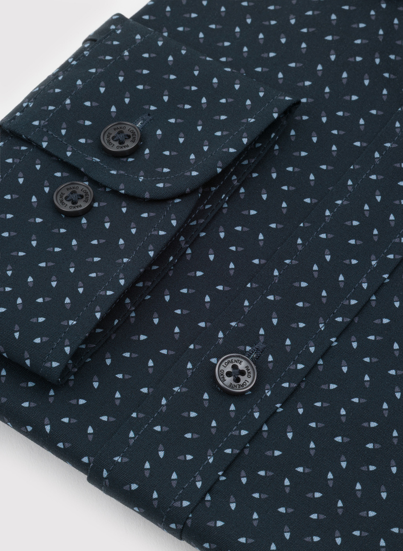 Tamsiai mėlyni marškiniai geometriniu raštu