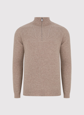 Smėlinis megztinis su prasegama stačia apykakle