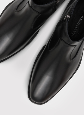 Juodi odiniai čelsiai