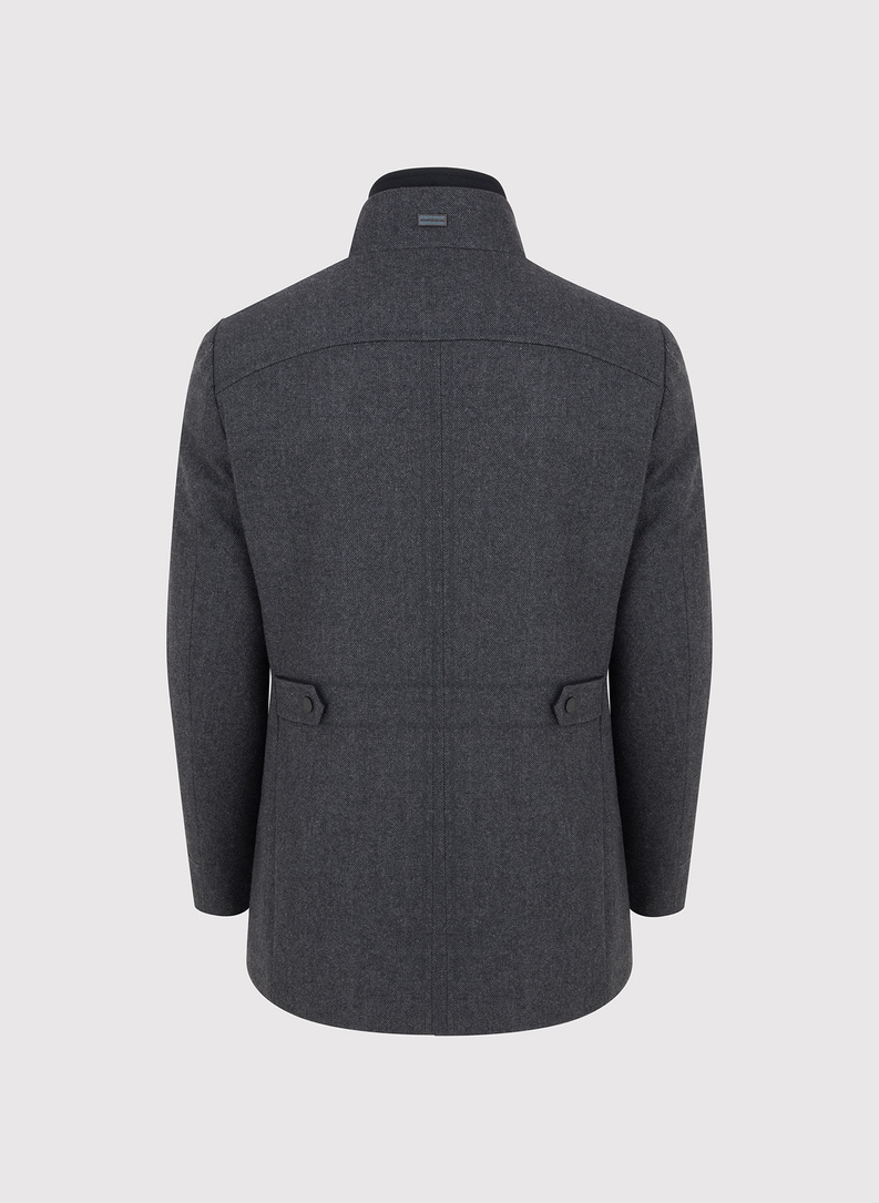 Sagomis sagstomas pilkas lietpaltis