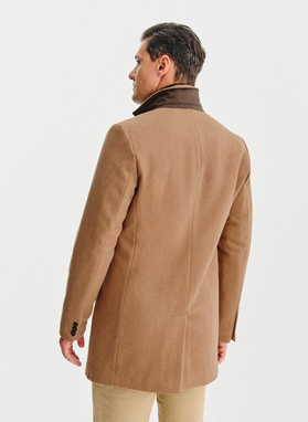 Smėlinis vyriškas lietpaltis su nusegama apykakle