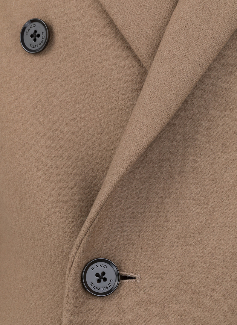 Smėlio spalvos dvieilis vyriškas lietpaltis