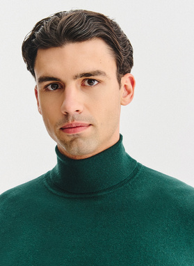 Tamsiai žalias vyriškas golfas be raštų