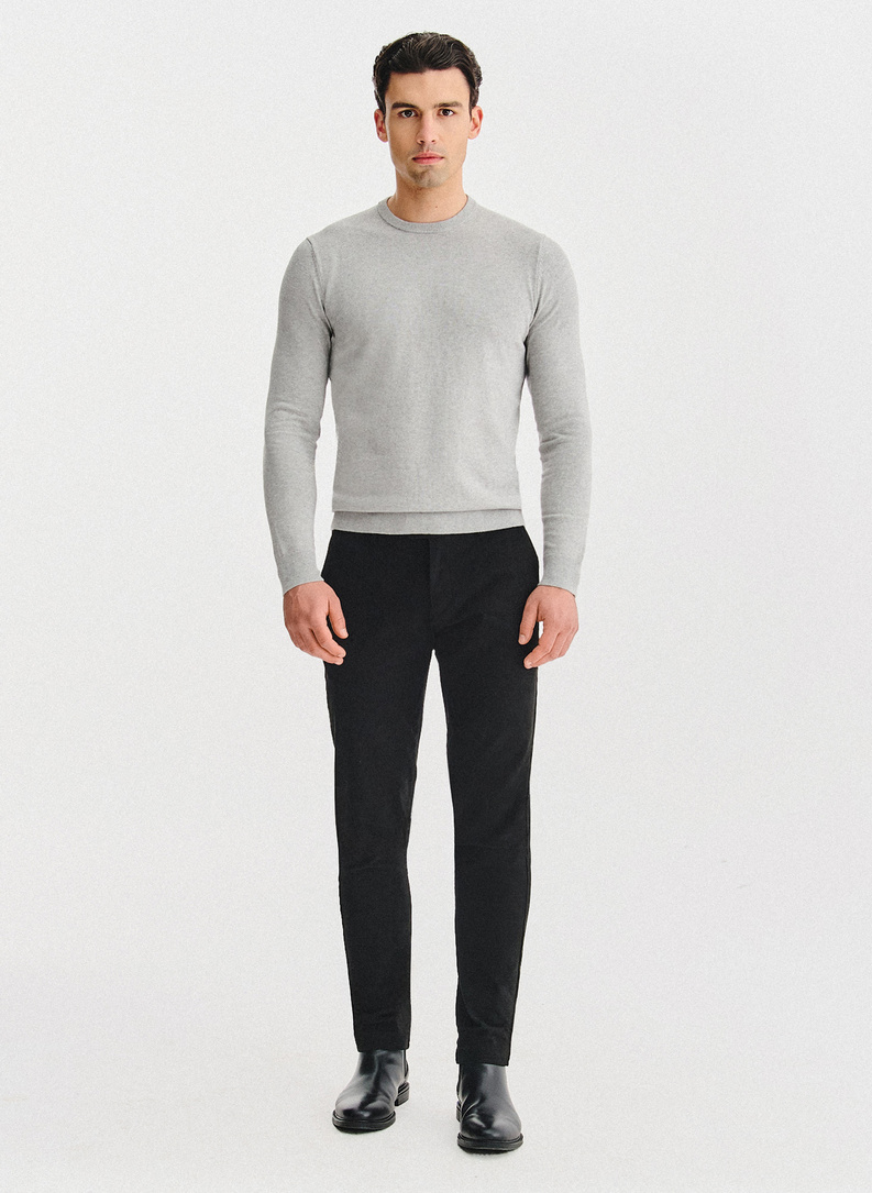 Pilkas medvilninis megztinis su kašmyru