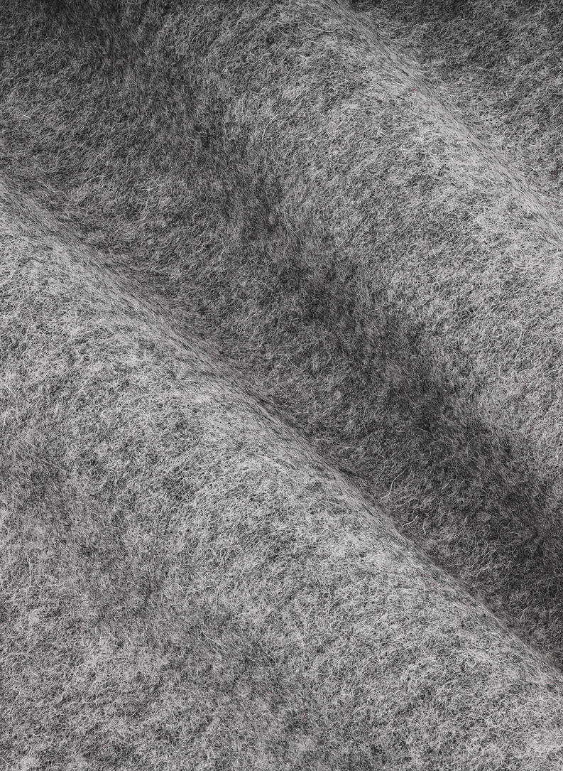 Pilkas vilnonis šalikas